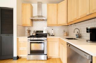 Cozy Scandinavian Loft - Espresso & Boutiques - Portland - 6
