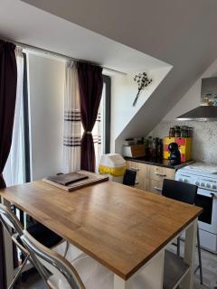 Harbour Top-View Terrace 2-BDR Central Apartment - 2