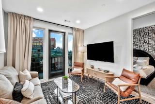 New 2 Luxe Penthouses with Balcony and City Views - Nashville - 2