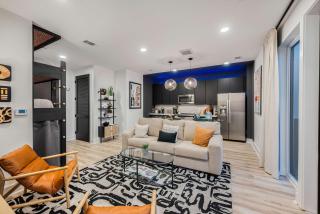 New 2 Luxe Penthouses with Balcony and City Views - Nashville - 9