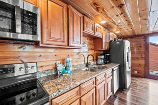 5BR Smokies Cabin Pool Hot Tub View & Game Room - Sevierville - 8