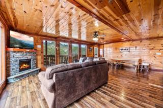 5BR Smokies Cabin Pool Hot Tub View & Game Room - 3