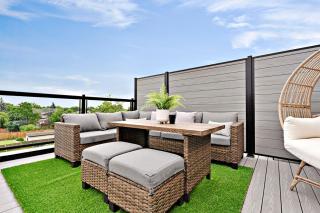 Penthouse 2BR with Rooftop, Parking and Situated Only Minutes to The Falls - Niagara Falls - 3