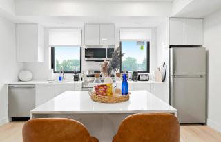 Penthouse 2BR with Rooftop, Parking and Situated Only Minutes to The Falls - Niagara Falls - 2