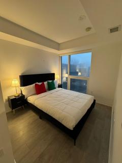 Royal BnB 1 Bed 1 Den Pristine Downtown Toronto Retreat - 1