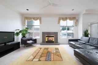 Spacious Room with Private Washroom in Homestay - Vancouver - 1