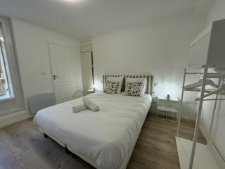 Apartment in Le Mans with Private Terrace - Le Mans - 1