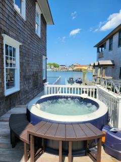 The Capone House-Historic Bayfront Home w/hot tub - 8
