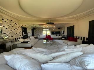 Serene Countryside Estate with Pool - Saint-Pavace - 8