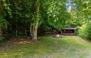 3 Bedroom Amazing Home In Fur - Fur - 1