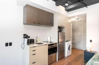 Cozy Studio - Private Balcony Bath and Tub - Lower Hutt - 9