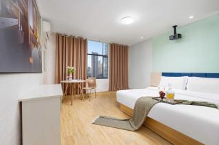 Hello Light Hotel Hankou Railway Station Flagship Store - - 1