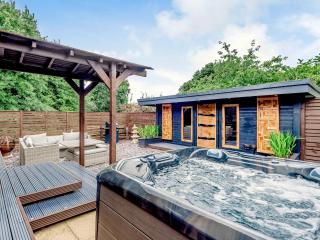 Orchard Retreat - Kirton - 0