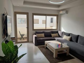 Appartement de Luxe Vue Mer Avec Climatisation ! à 5 minutes à pied de la Plage ! à environ 6 minutes en voiture du centre d'Agadir et à 10 minutes en voiture de Taghazout ! - Agadir - 7