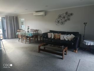 Cozy spacious estuary view three bedroom townhouse - Napier - 5