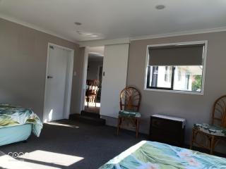 Cozy spacious estuary townhouse - Napier - 3