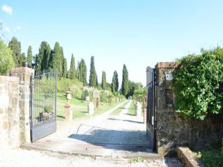 Renovated ancient villa with pool - Uzzano - 3
