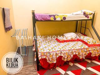 Baihaki Homestay - 1