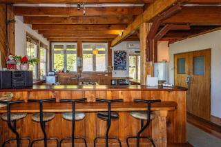 Kaha Lodge - - 2