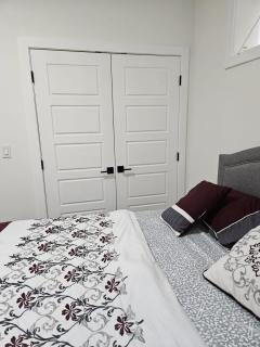 Guest Home Near Calgary Airport - Airdrie - 6