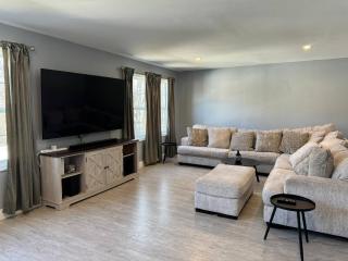Jersey Shore Beach House close to NYC Ferry + Bus - - 3
