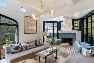 Chic LA Hideaway w Soaking Tub Firepit Lounge Tranquil Backyard - Los Angeles - 6