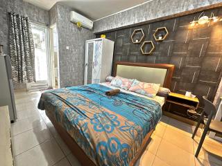 Minimalist & Comfy Studio Pool View at Baywalk Mall Pluit Tower C - Jakarta - 0