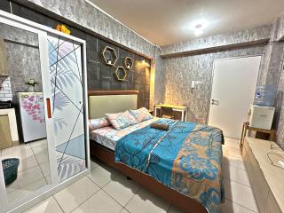 Minimalist & Comfy Studio Pool View at Baywalk Mall Pluit Tower C - Jakarta - 9