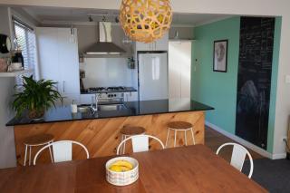 Sunny Family Home in Central Mount Maunganui - 8