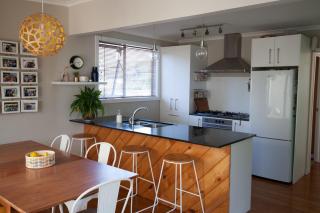 Sunny Family Home in Central Mount Maunganui - 4