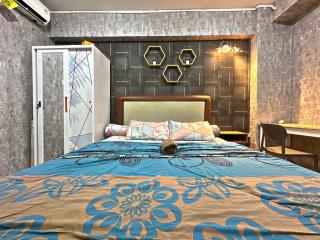 Minimalist & Comfy Studio Pool View at Baywalk Mall Pluit Tower C - Jakarta - 8