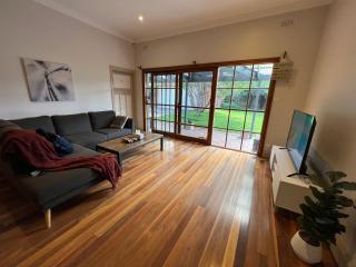 Spacious & Cozy Shared House - 3 min walk to Train - Melbourne - 4