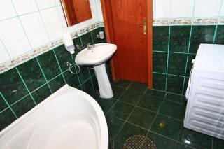 Nirvana Accommodation - 5