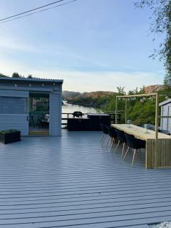 Charming Seaside Cabin With Amazing View - Hardbakke - 0