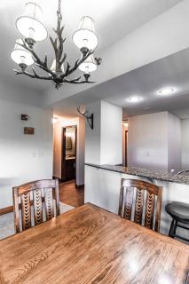 Cozy Retreat 2BR Condo with Jacuzzi & Indoor Pool - 1