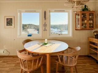Seaside Cabin With Archipelago Views In Radøy - 4