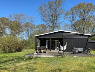 Historic Holiday Home Near The Beach In Ahl - 9
