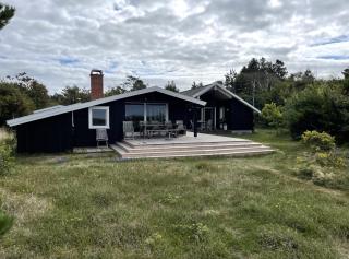 Charming Coastal Retreat With Sea View - 9