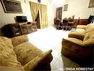 Ali Onga Homestay di Kota Batusangkar - Batusangkar - 7