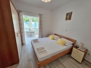 Cosey Studio Apartment For 2 Free Private Parking - 6