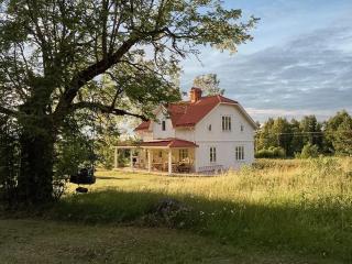 Charming Lakeside Cabin In The Heart Of Sweden - Torpshammar - 0