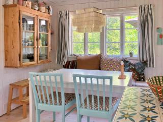 Classic Black And White House With Personal Style - 4