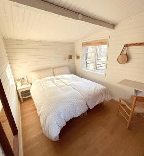 Idyllic Summerhouse With Beautiful Details - 2