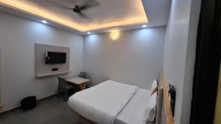 HARIDWAR HOTEL H-E-A-V-E-N PALACE Near Mansa Devi Temple and Chandi Devi Temple - #Free Parking & Wi-fi - Lift Facilities - Room Service - Fully Air Conditioned Rooms - Best Hotel - 6