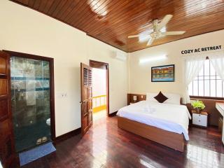 Garden villa with Hoi An style near My Khe beach - Danang - 6