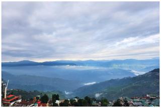 Darjeeling Kanchenjunga Himalayan View ''Hotel Broadway Annecy '' Near Mall Road with #Wi-Fi #Restaurant #Premium & Spacious Room #Prime Location - Best Seller Hotel in Darjeeling - Darjeeling - 9