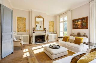 Elegant Retreat With Pool Near Mediterranean Coast - 7