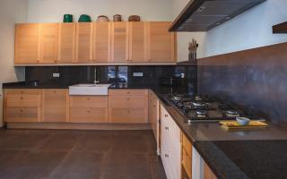 Elegant Retreat With Pool Near Mediterranean Coast - 3