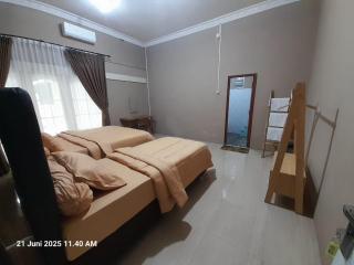 Griya Al Mukmin Guesthouse Syariah - Solo - 3