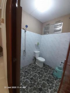 Griya Al Mukmin Guesthouse Syariah - Solo - 2